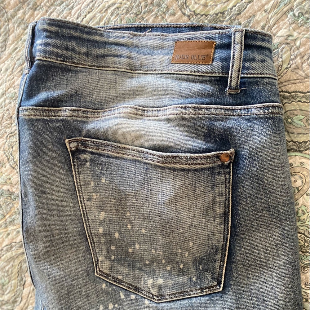 Judy Blue destroyed boyfriend jeans